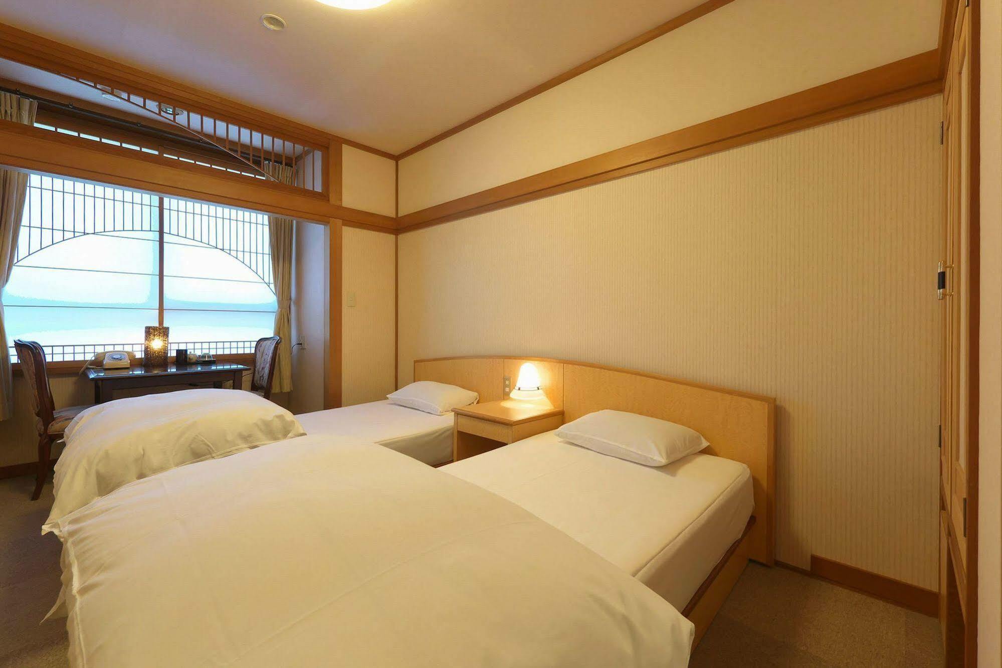 Awara Onsen Hot Spring Koubou Gurabaatei Hotel Exterior foto
